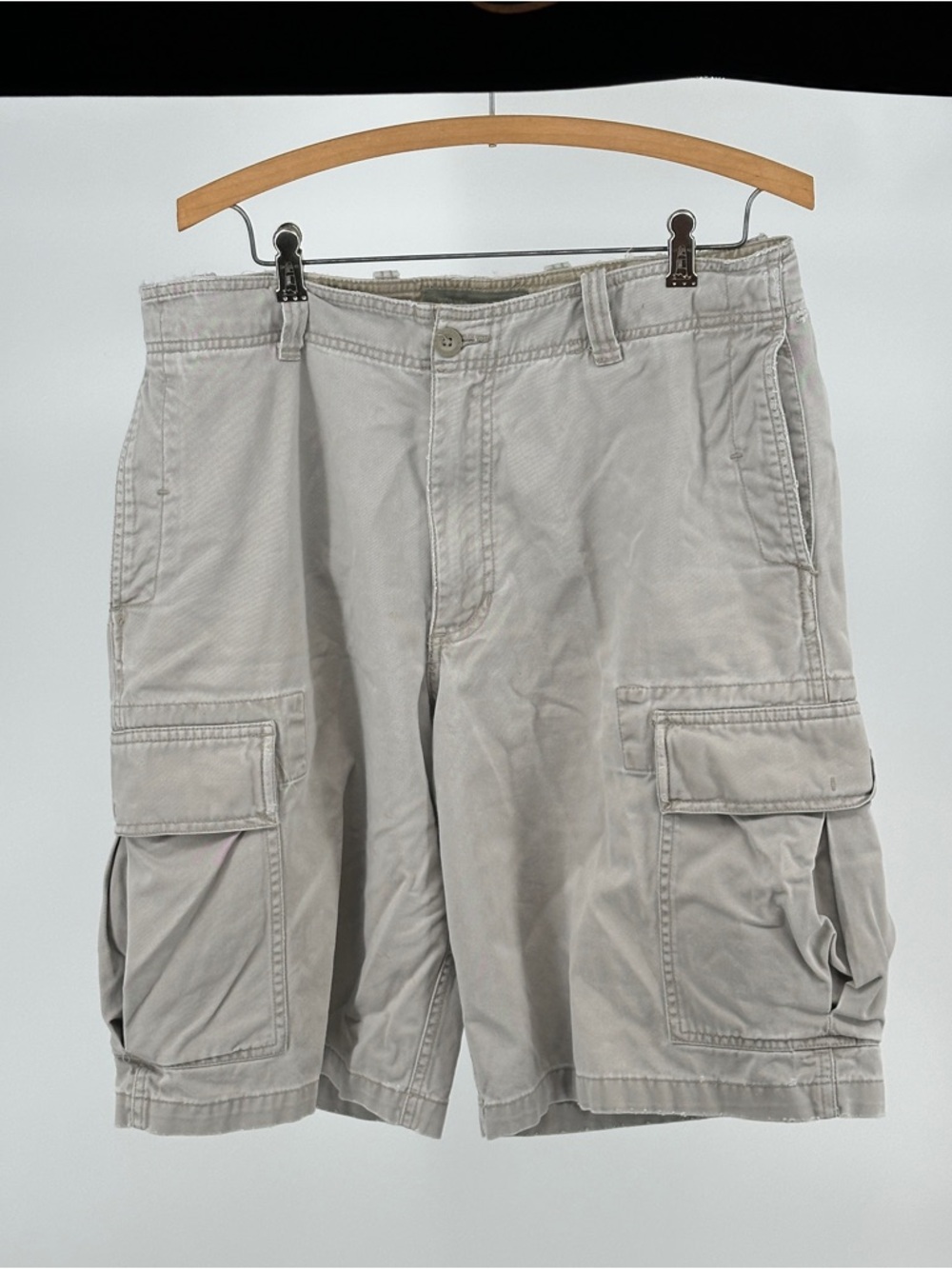 Y2K Old Navy Men's 32 Cargo Shorts Khaki 100% Cotton